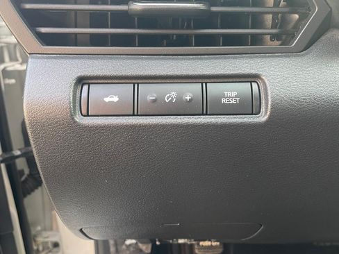 Used 2021 Nissan Altima 2.5 SV image 6