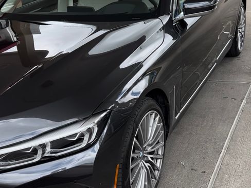 Used 2021 BMW 750i xDrive w/ Executive Package image 5