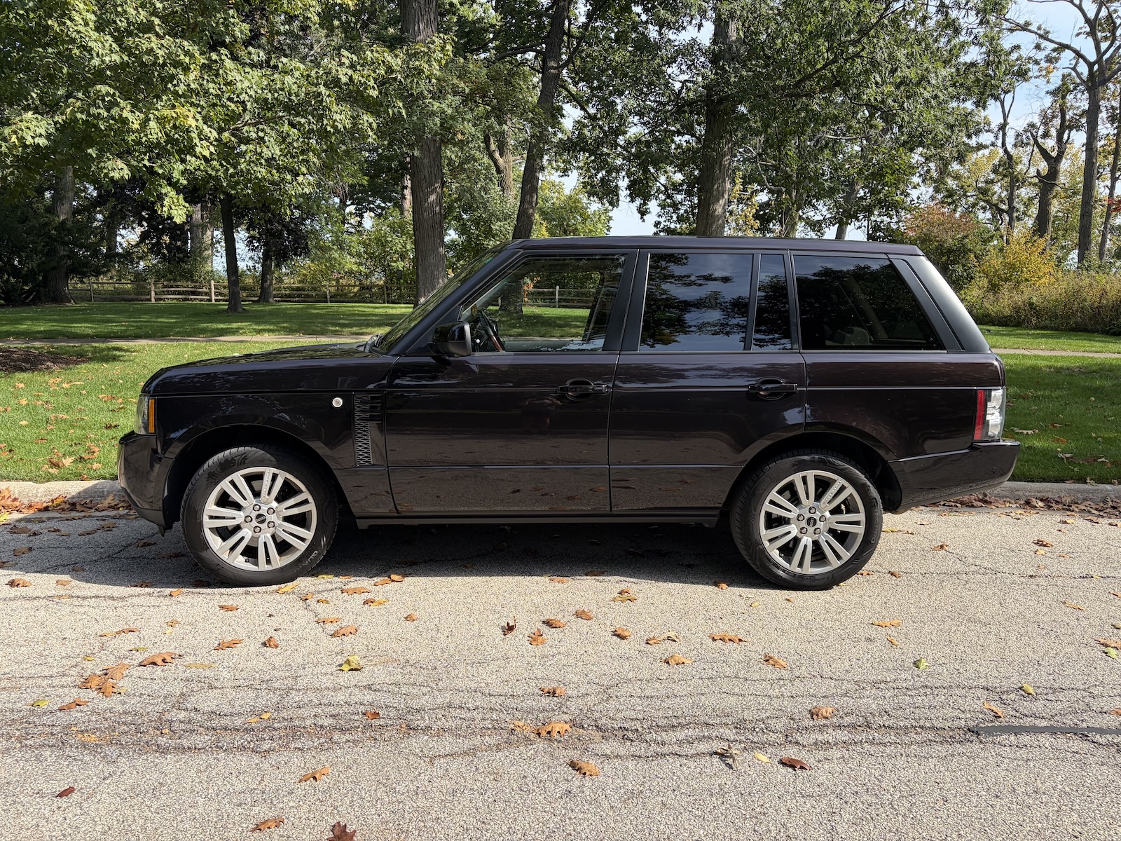 Used 2012 Land Rover Range Rover HSE LUX AWD/4WD image 4