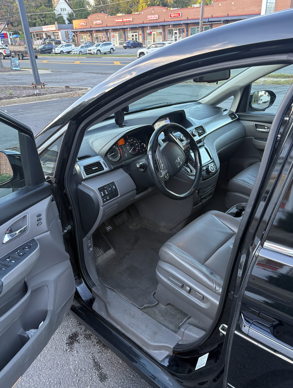 Used 2016 Honda Odyssey Touring image 4