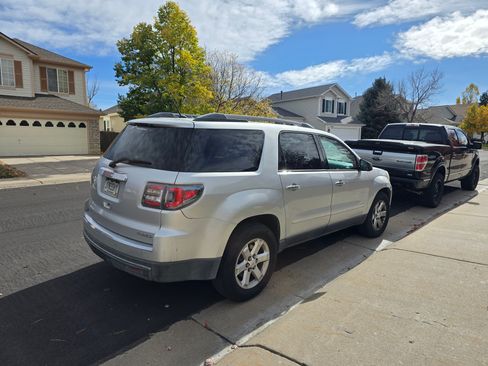 Used 2013 GMC Acadia SLE image 4