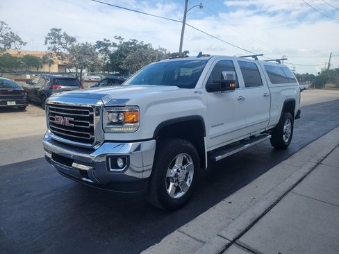 Used 2015 GMC Sierra 2500 SLT w/ Suspension Package, Off-Road image 13