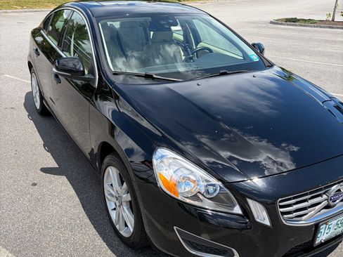 Used 2012 Volvo S60 T5 w/ Climate Pkg FWD image 8