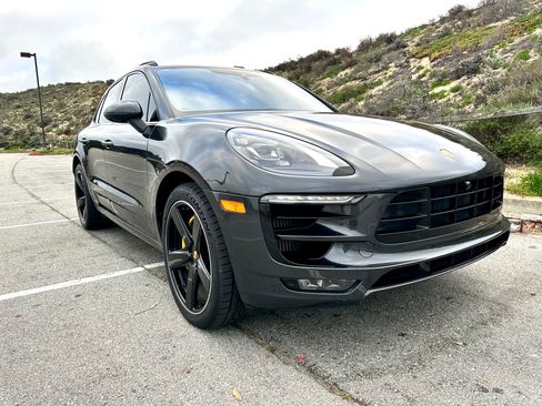 Used 2017 Porsche Macan Turbo image 6