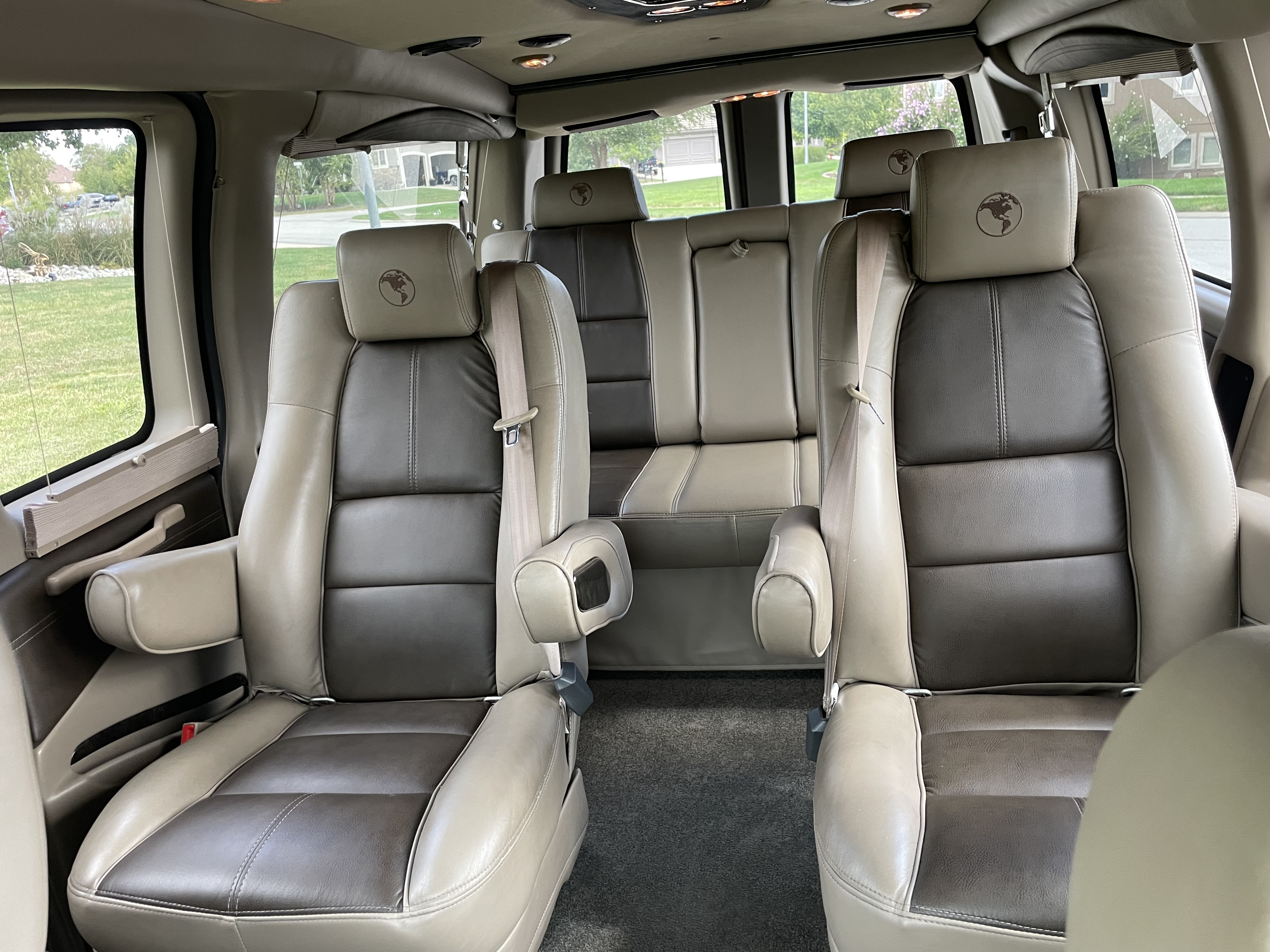 Used 2019 Chevrolet Express 2500 w/ Enhanced Convenience Package RWD image 14