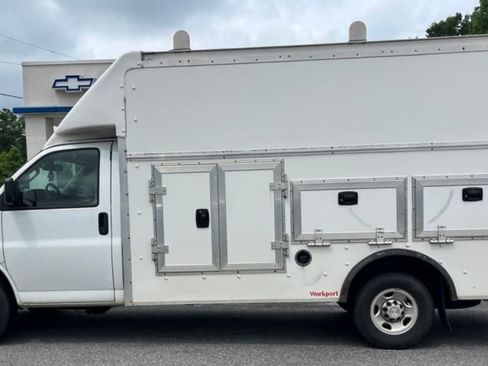 Used 2022 Chevrolet Express 3500 w/ Power Convenience Package RWD image 1