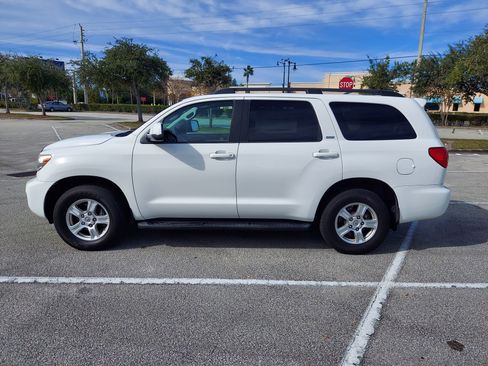 Used 2013 Toyota Sequoia SR5 image 17