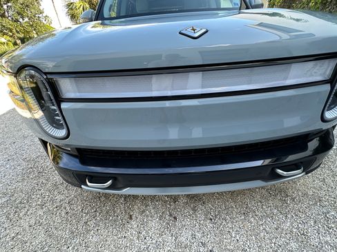 Used 2023 Rivian R1S Adventure image 13