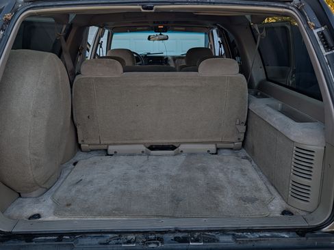Used 1999 GMC Suburban 2WD w/ Marketing Opt Pkg 2 image 14