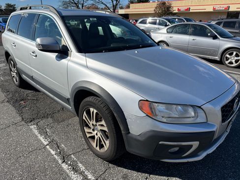 Used 2014 Volvo XC70 3.2 image 11