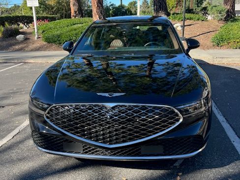 Used 2023 Genesis G90 3.5T image 1