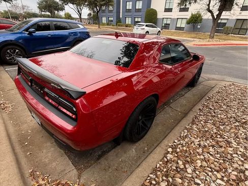 Used 2016 Dodge Challenger SRT Hellcat image 2