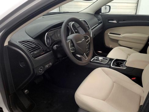 Used 2023 Chrysler 300 Touring w/ Sport Appearance Package image 6