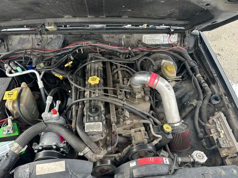 Used 2000 Jeep Cherokee Sport image 18