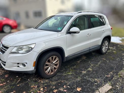 Used 2009 Volkswagen Tiguan SE image 9