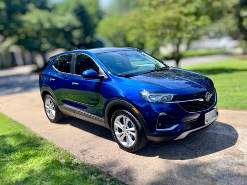 Used 2022 Buick Encore GX Preferred w/ Cold Weather Comfort Package FWD image 2