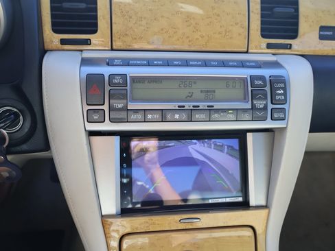 Used 2004 Lexus SC 430 Convertible RWD image 22