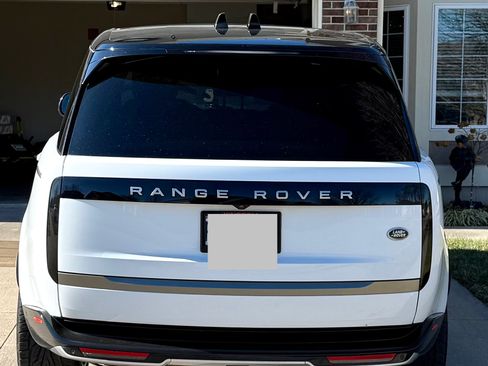 Used 2023 Land Rover Range Rover Long Wheelbase SE image 6