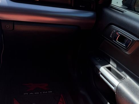 Used 2015 Ford Mustang Coupe RWD image 18