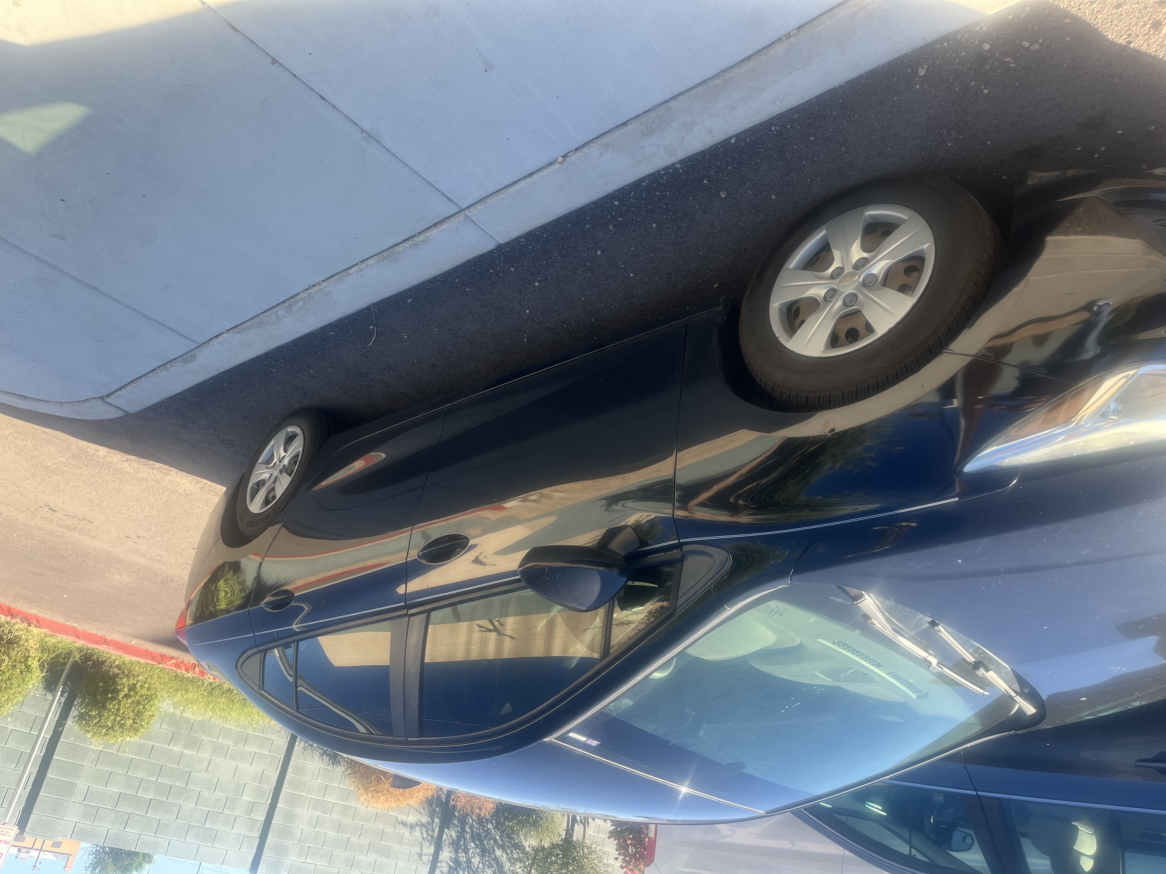 Used 2018 Chevrolet Cruze LS FWD image 2