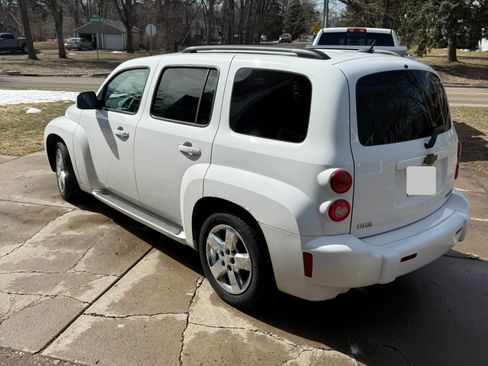 Used 2011 Chevrolet HHR LT image 10