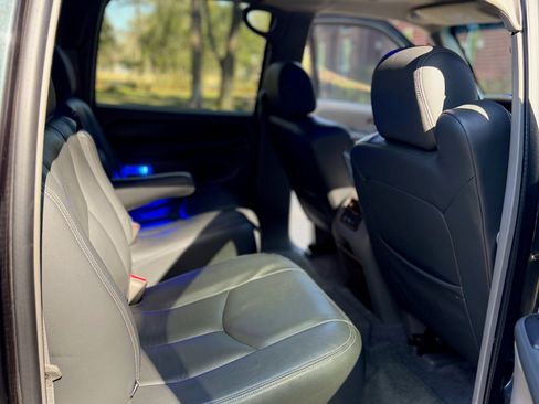 Used 2003 Chevrolet Suburban LT w/ LT Preferred Equipment Group image 17