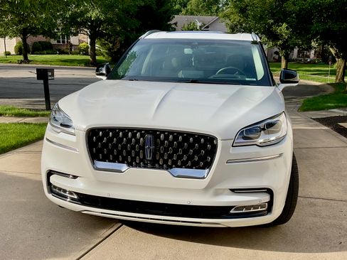 Used 2021 Lincoln Aviator Grand Touring w/ Equipment Group 302A AWD/4WD image 6