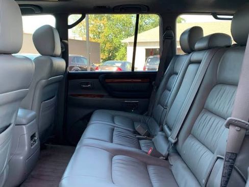 Used 2006 Lexus LX 470 4WD w/ Preferred Accessory Pkg image 9