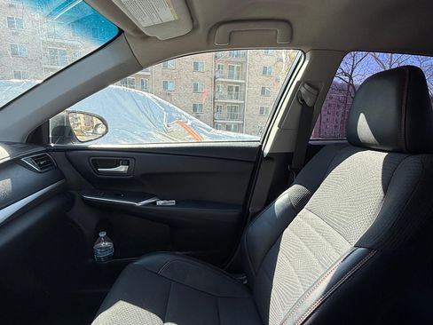 Used 2017 Toyota Camry SE image 8