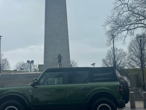 Used 2023 Ford Bronco Outer Banks w/ Sasquatch Package image 10