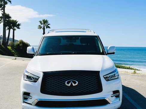 Used 2019 INFINITI QX80 Luxe w/ Cargo Package image 1