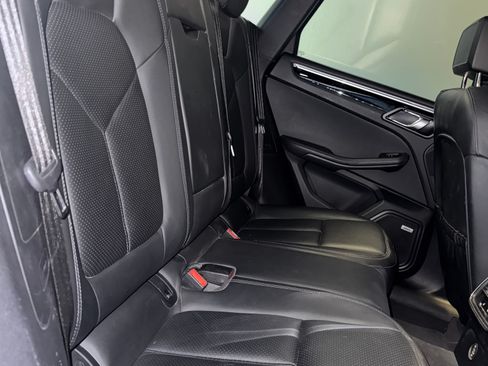 Used 2019 Porsche Macan S image 11