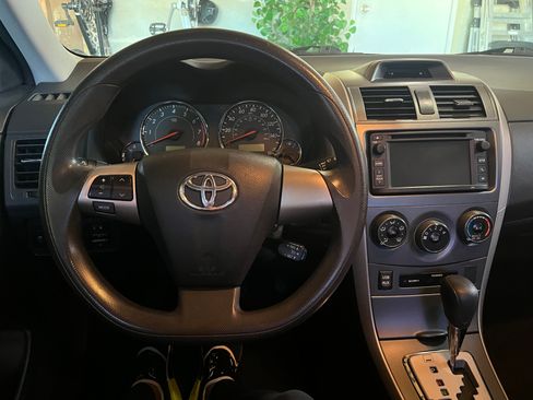 Used 2013 Toyota Corolla S image 8