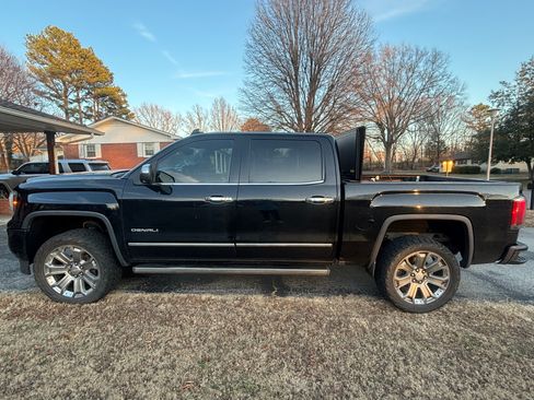 Used 2018 GMC Sierra 1500 Denali w/ Denali Ultimate Package image 16