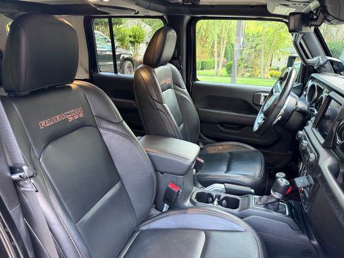 Used 2021 Jeep Wrangler Unlimited Rubicon AWD/4WD image 15