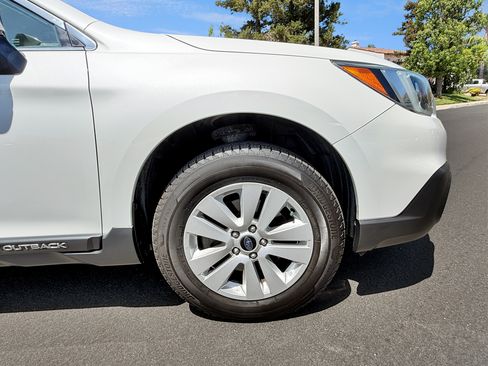 Used 2015 Subaru Outback 2.5i Premium AWD/4WD image 11