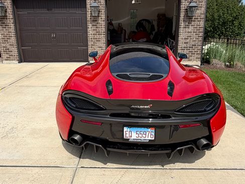 Used 2017 McLaren 570S RWD image 11