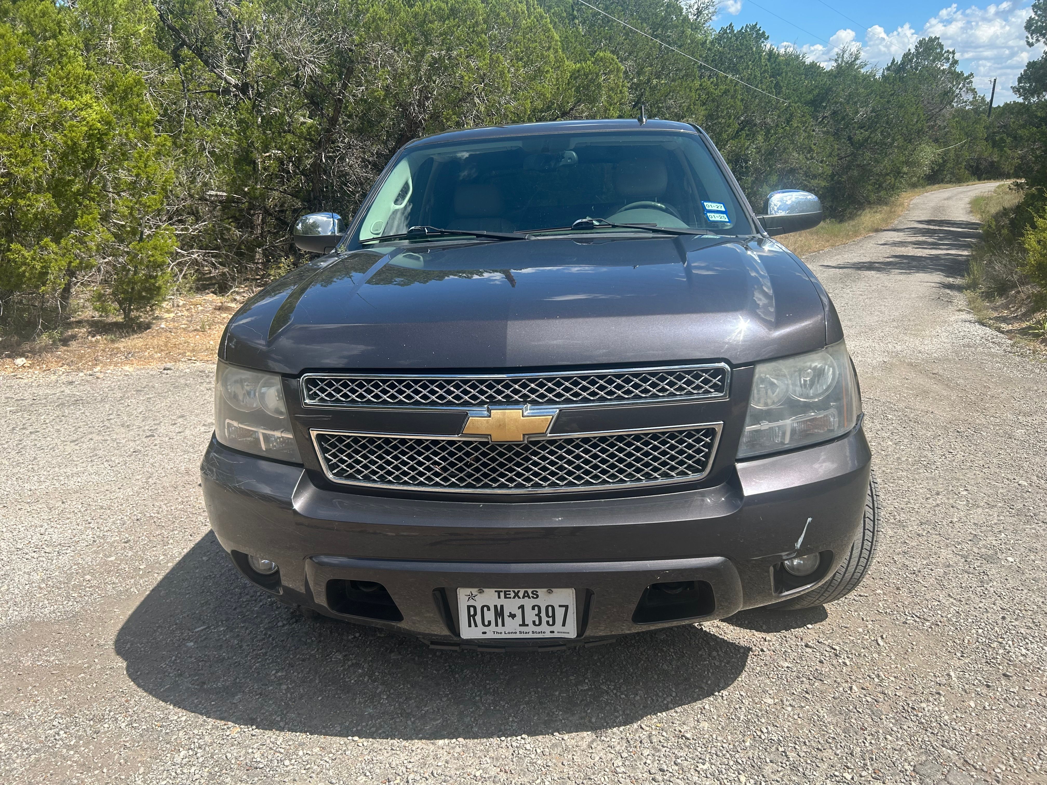 Used 2010 Chevrolet Avalanche LT w/ Luxury Package AWD/4WD image 2