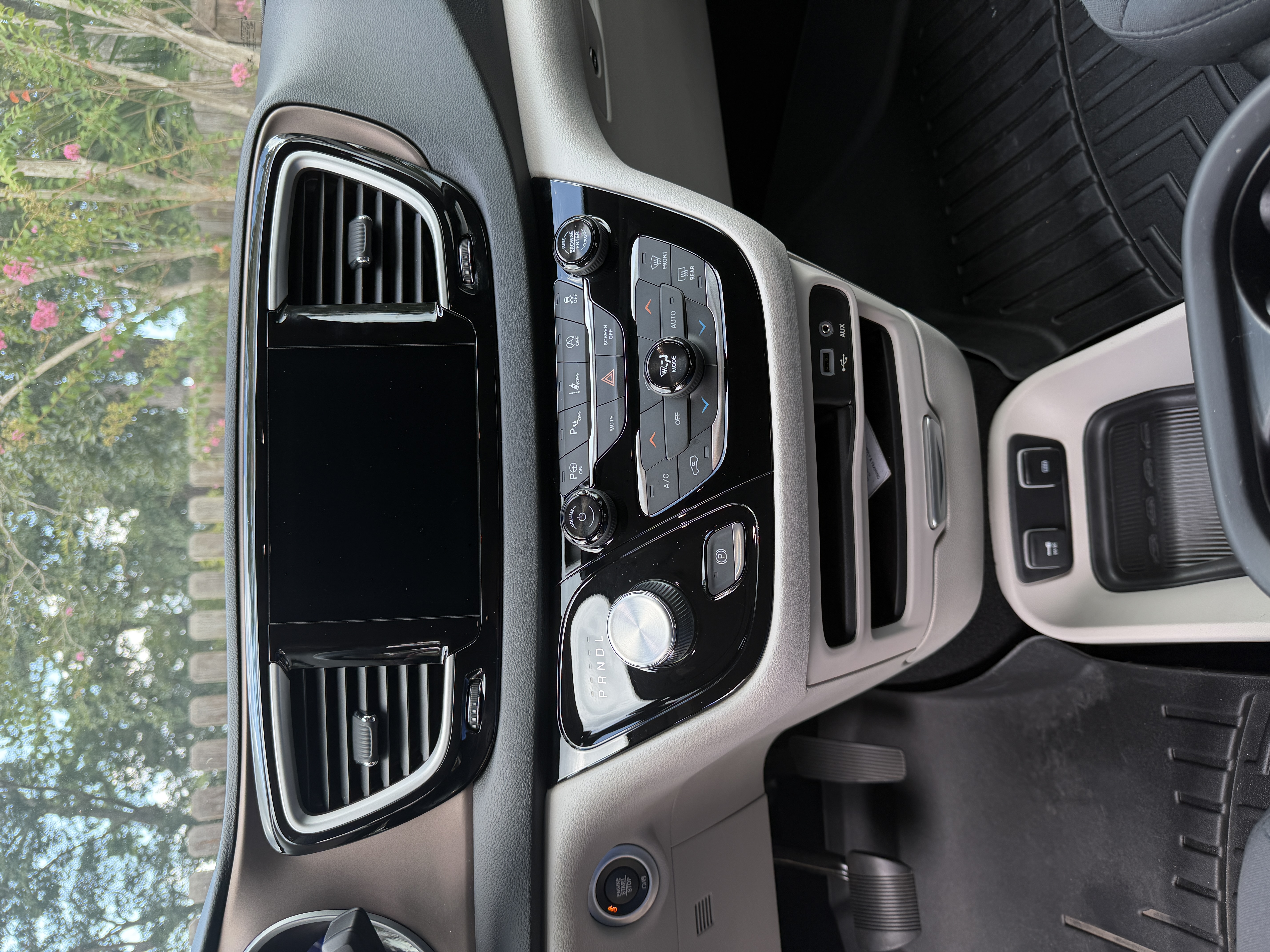 Used 2019 Chrysler Pacifica Touring Plus w/ Advanced Safetytec Group FWD image 31