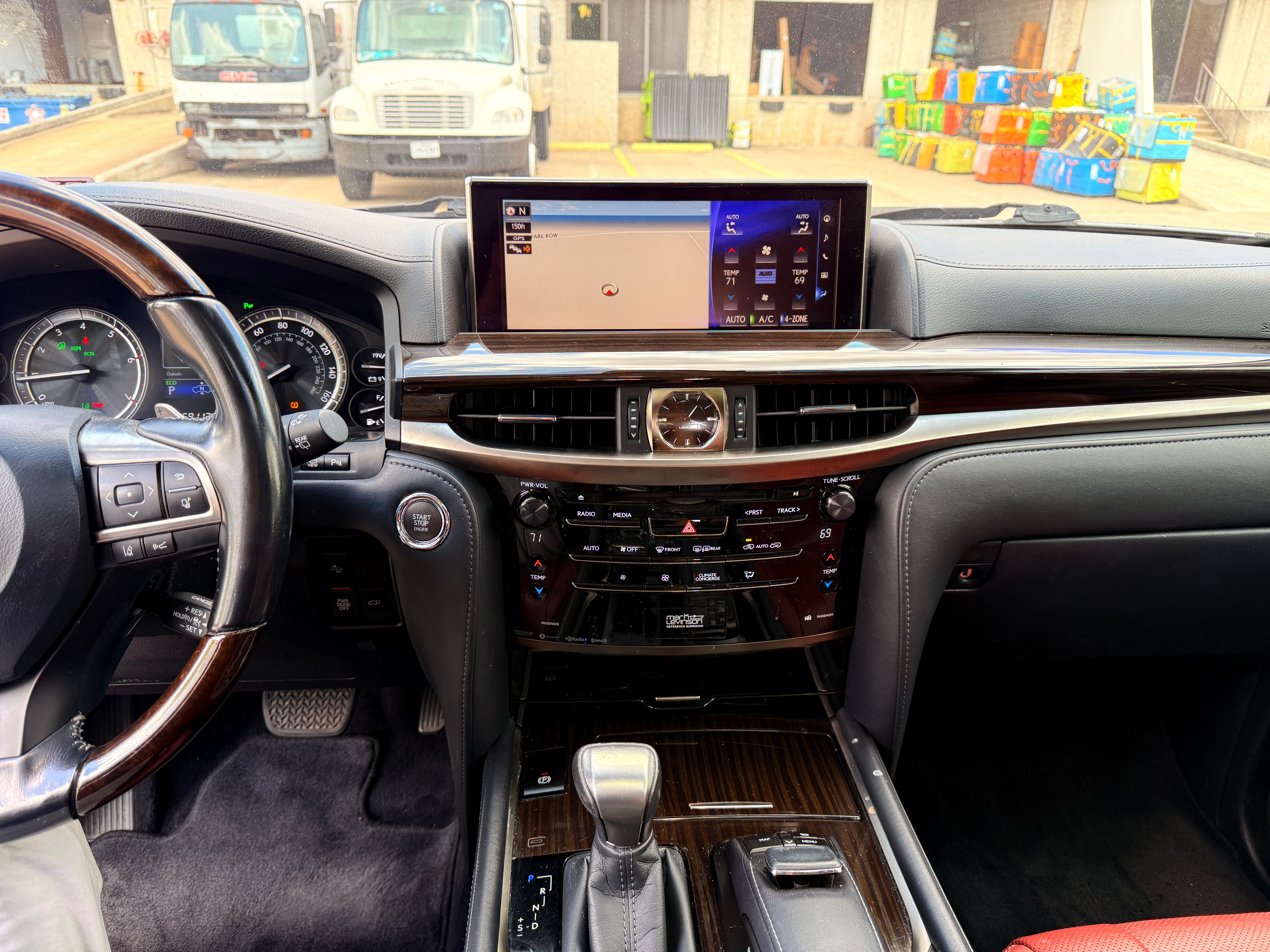 Used 2017 Lexus LX 570 4WD image 9