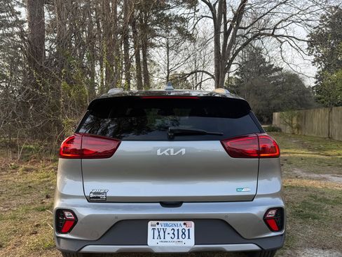 Used 2022 Kia Niro EX Premium FWD image 5
