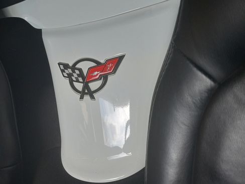 Used 1998 Chevrolet Corvette Convertible w/ Memory Pkg image 1