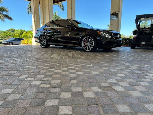 Used 2014 Mercedes-Benz E 63 AMG S-Model image 5