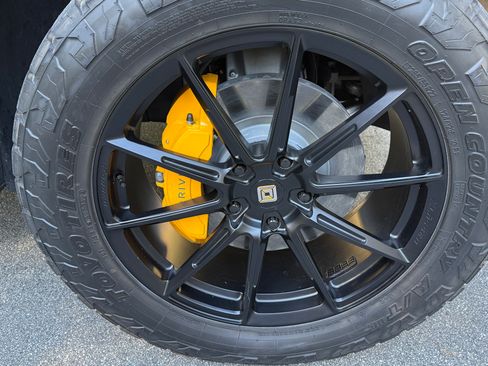 Used 2022 Rivian R1S Launch Edition image 31