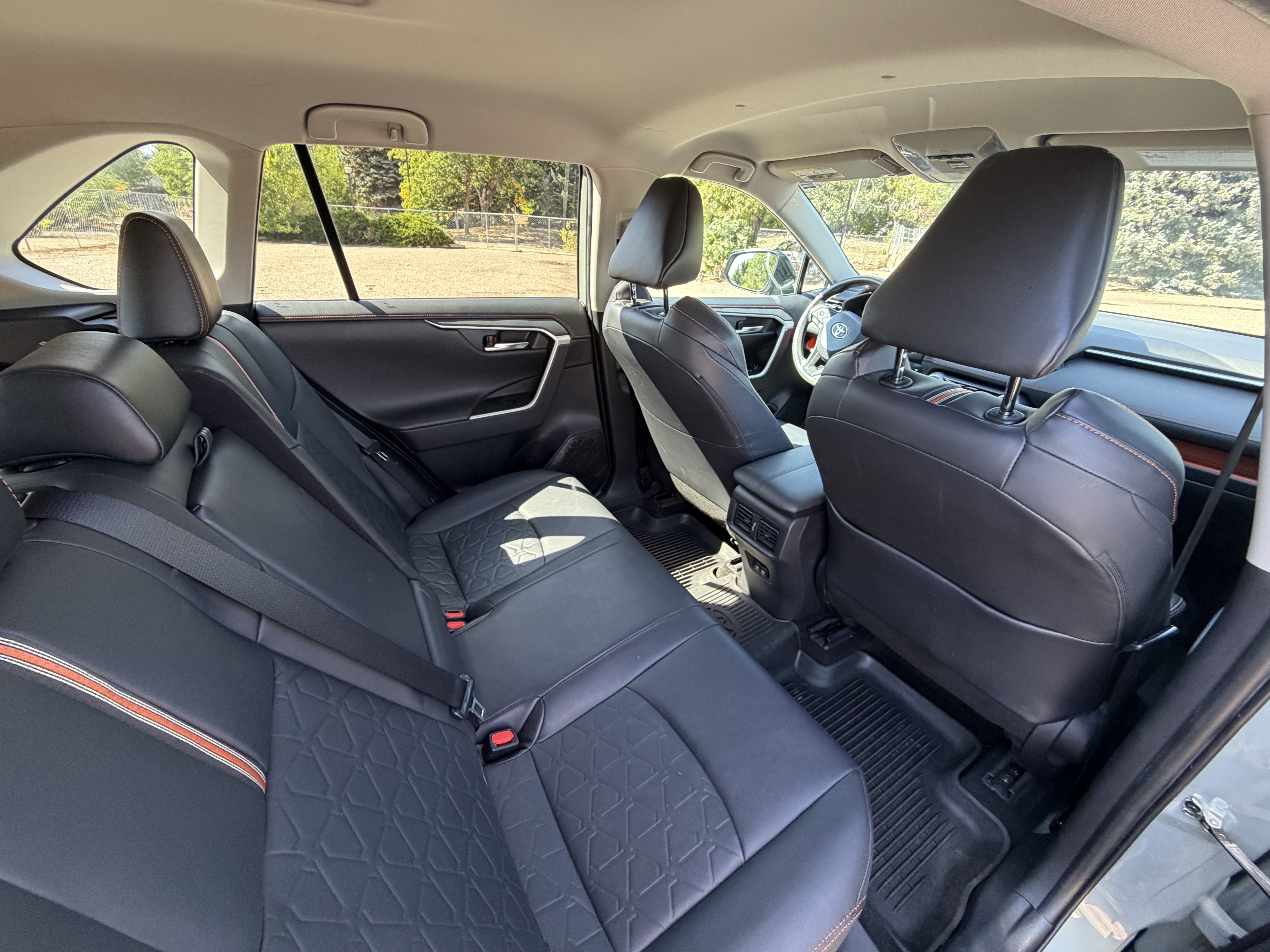 Used 2019 Toyota RAV4 Adventure w/ Carpet Mat Package AWD/4WD image 9
