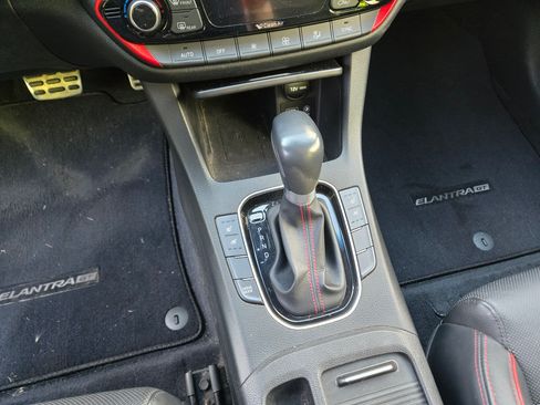 Used 2018 Hyundai Elantra GT Sport w/ Sport Tech Package 04 FWD image 6