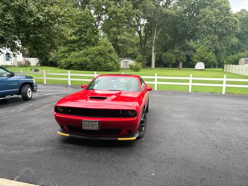Used 2023 Dodge Challenger R/T w/ Blacktop Package RWD image 5