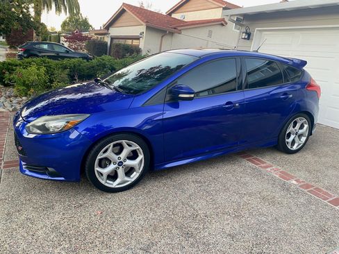 Used 2014 Ford Focus ST w/ Equipment Group 202A image 4