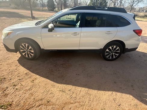 Used 2015 Subaru Outback 2.5i Limited image 2