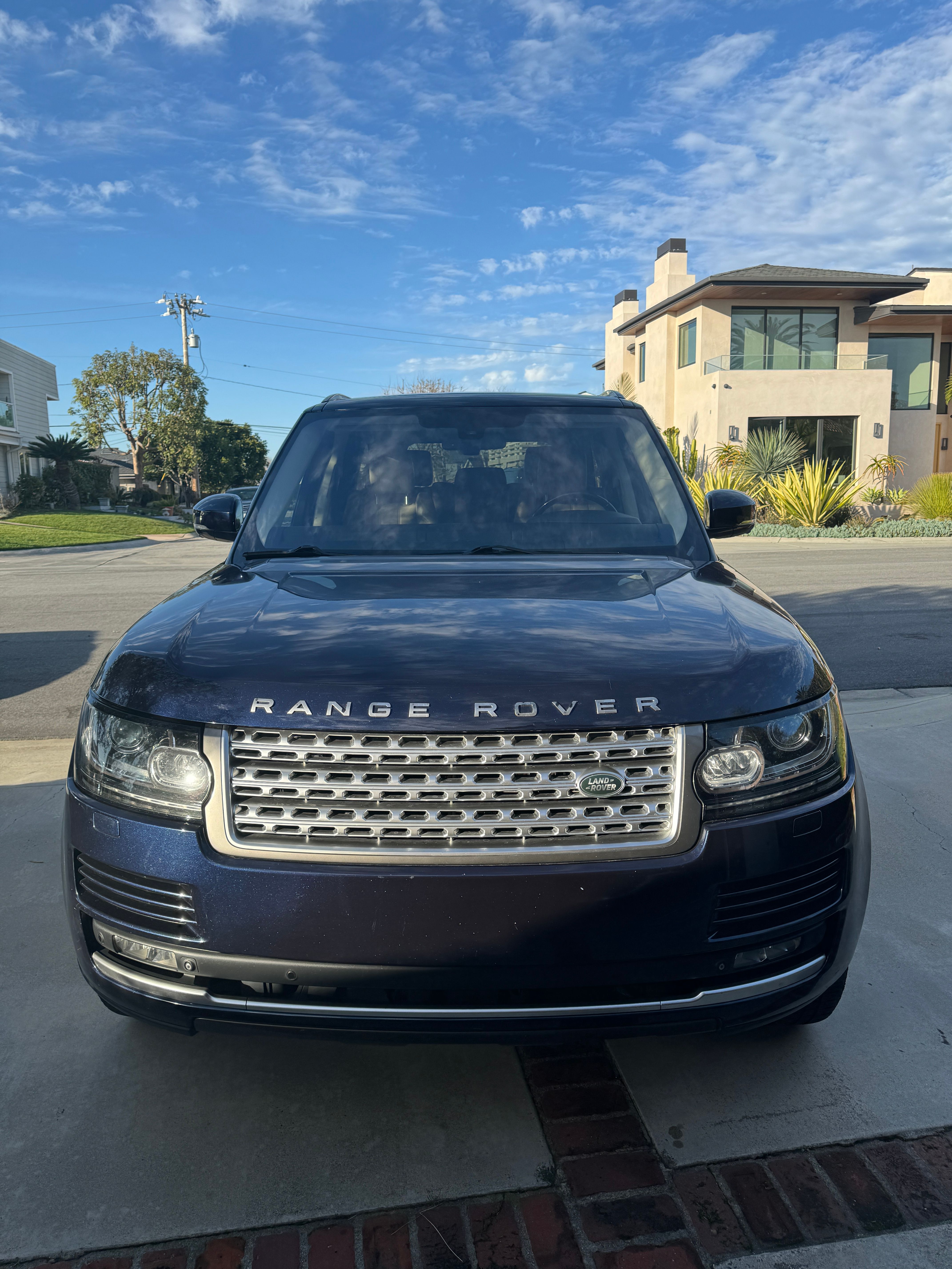 Used 2014 Land Rover Range Rover Supercharged AWD/4WD image 2